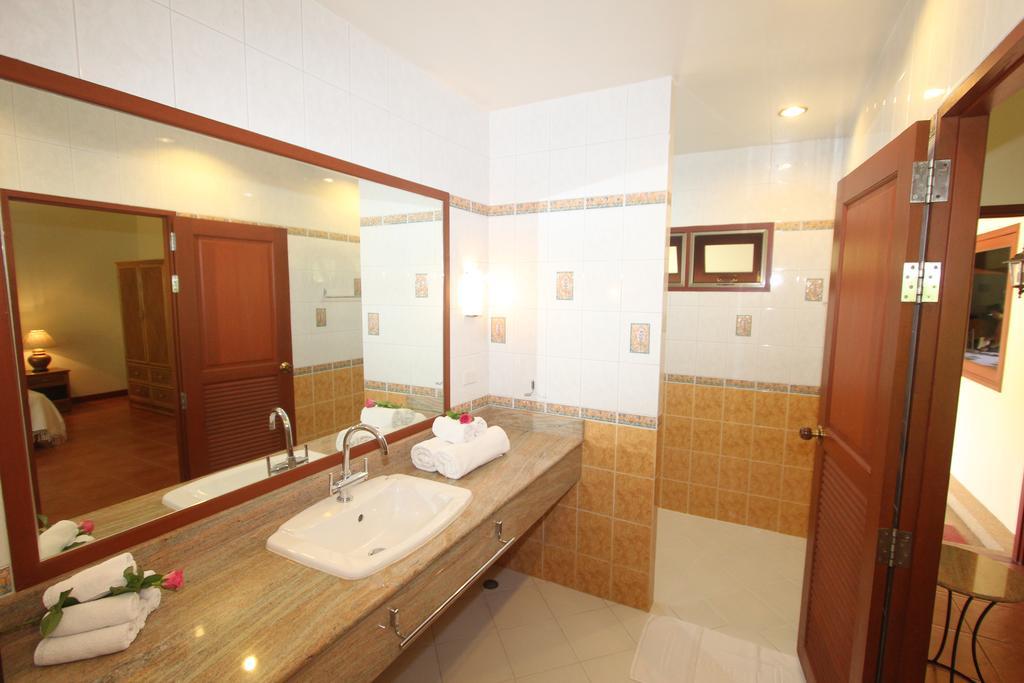Villa Pimlada Nai Harn Kültér fotó